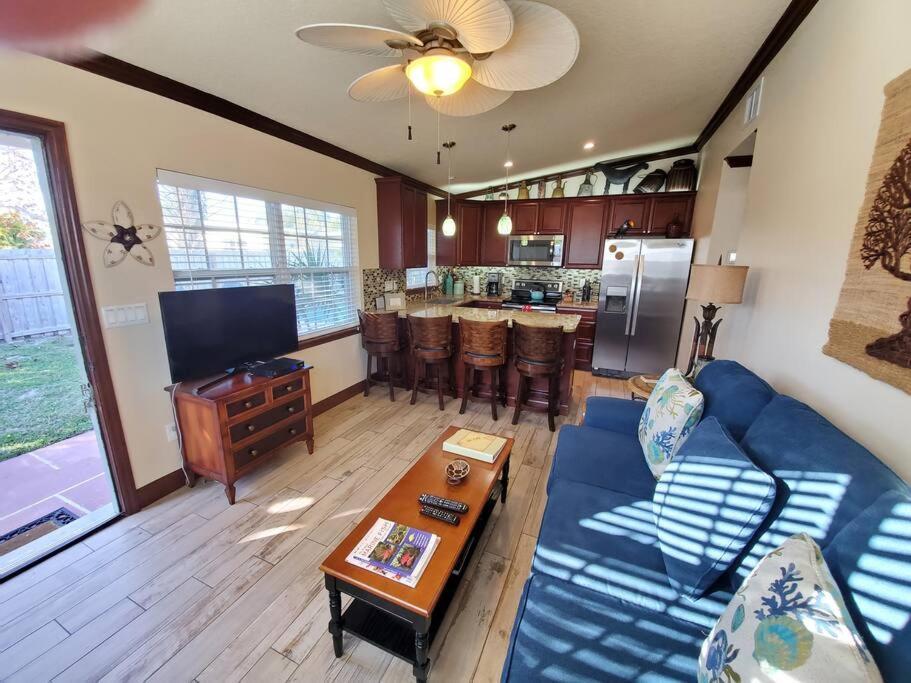 Hawaiian Cottage - Heated Pool Walk To The Beach Cocoa Beach Exteriör bild