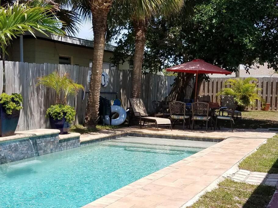 Hawaiian Cottage - Heated Pool Walk To The Beach Cocoa Beach Exteriör bild